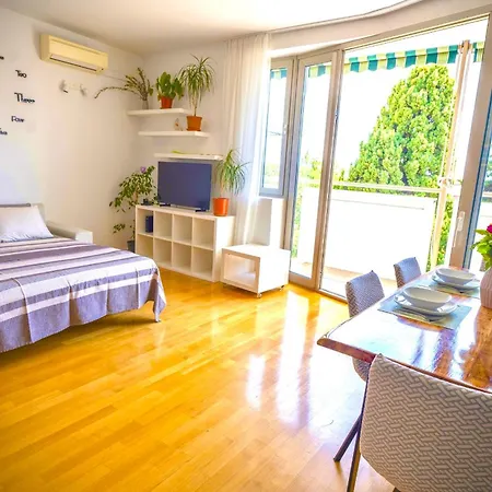 Marimari * Split